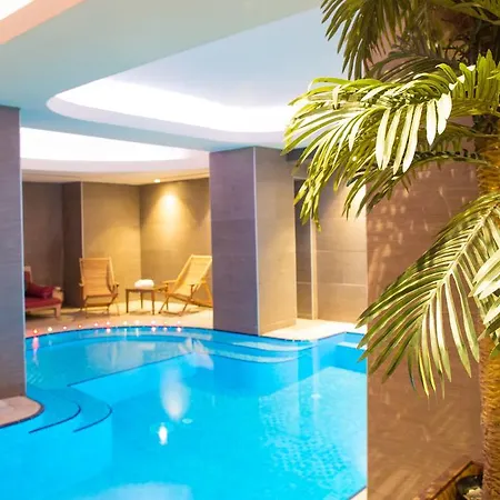 Ayna Hotel