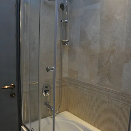Hotell Ayna 4*