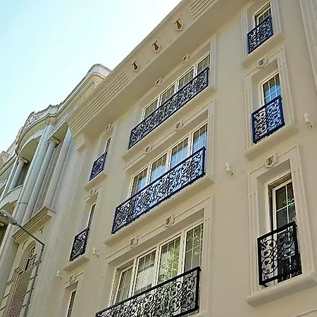 Ayna Hotel