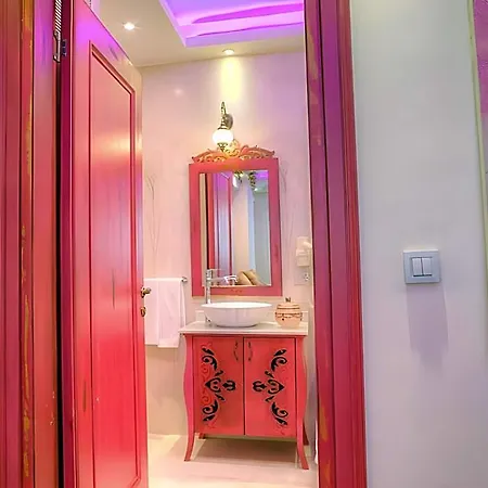 Ayna Hotel